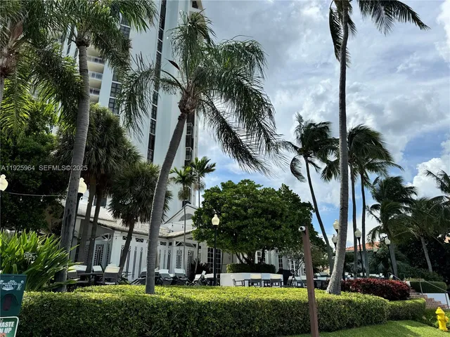 $4,100 | 2000 Towerside Terrace, Unit 1905, Miami, FL 33138