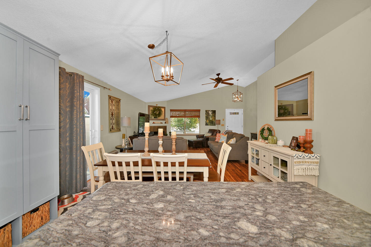 63317 Vogt Road Bend, OR 97701 - Photo 6 of 28 63317 Vogt Rd-22