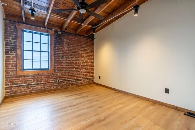 $2,800 | 453 East Main Street, Unit 800, Kingsport, TN 37660