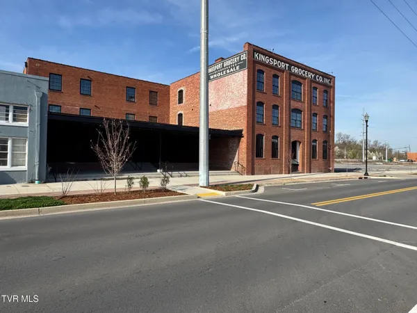 $2,800 | 453 East Main Street, Unit 800, Kingsport, TN 37660