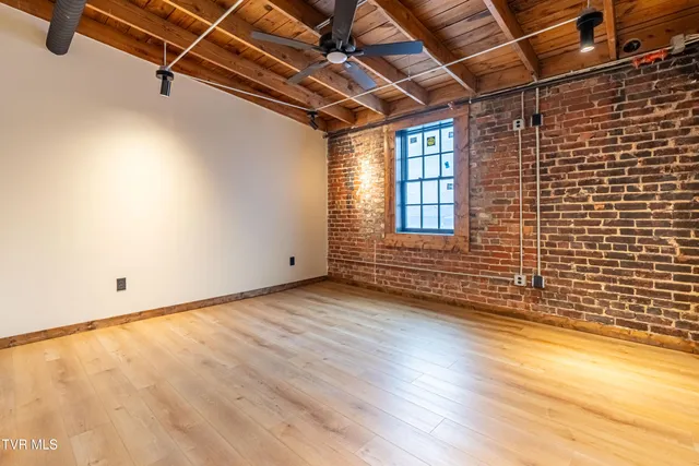 $2,800 | 453 East Main Street, Unit 800, Kingsport, TN 37660