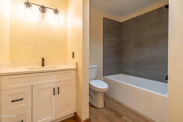 $2,800 | 453 East Main Street, Unit 800, Kingsport, TN 37660