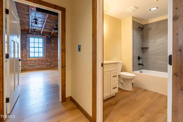 $2,800 | 453 East Main Street, Unit 800, Kingsport, TN 37660