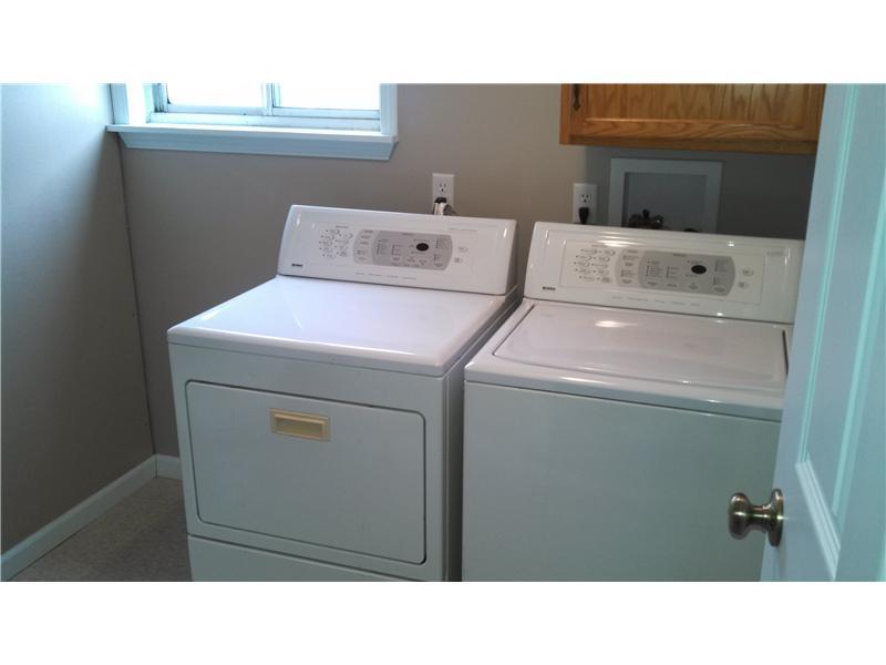 411 Cleveland Road Washington, PA 15301 - Photo 15 of 21 Full Bath.
