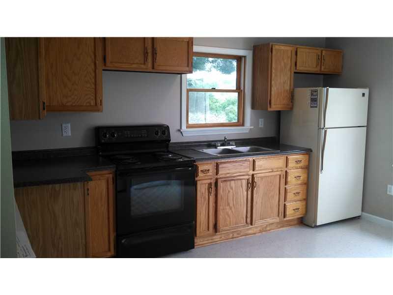 411 Cleveland Road Washington, PA 15301 - Photo 8 of 21 Kitchen.