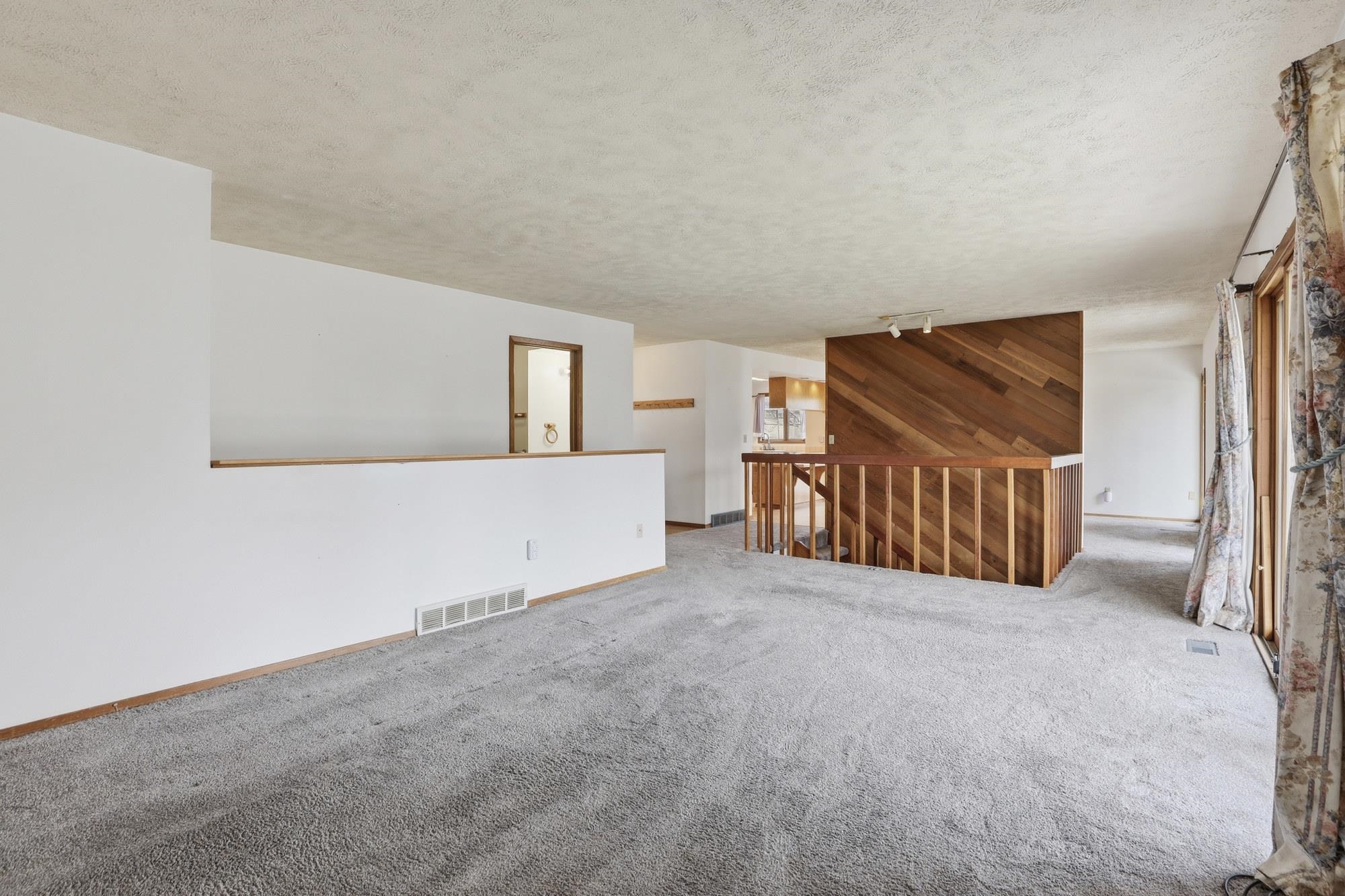 11618 East 35th Avenue Spokane, WA 99206 - Photo 4 of 33