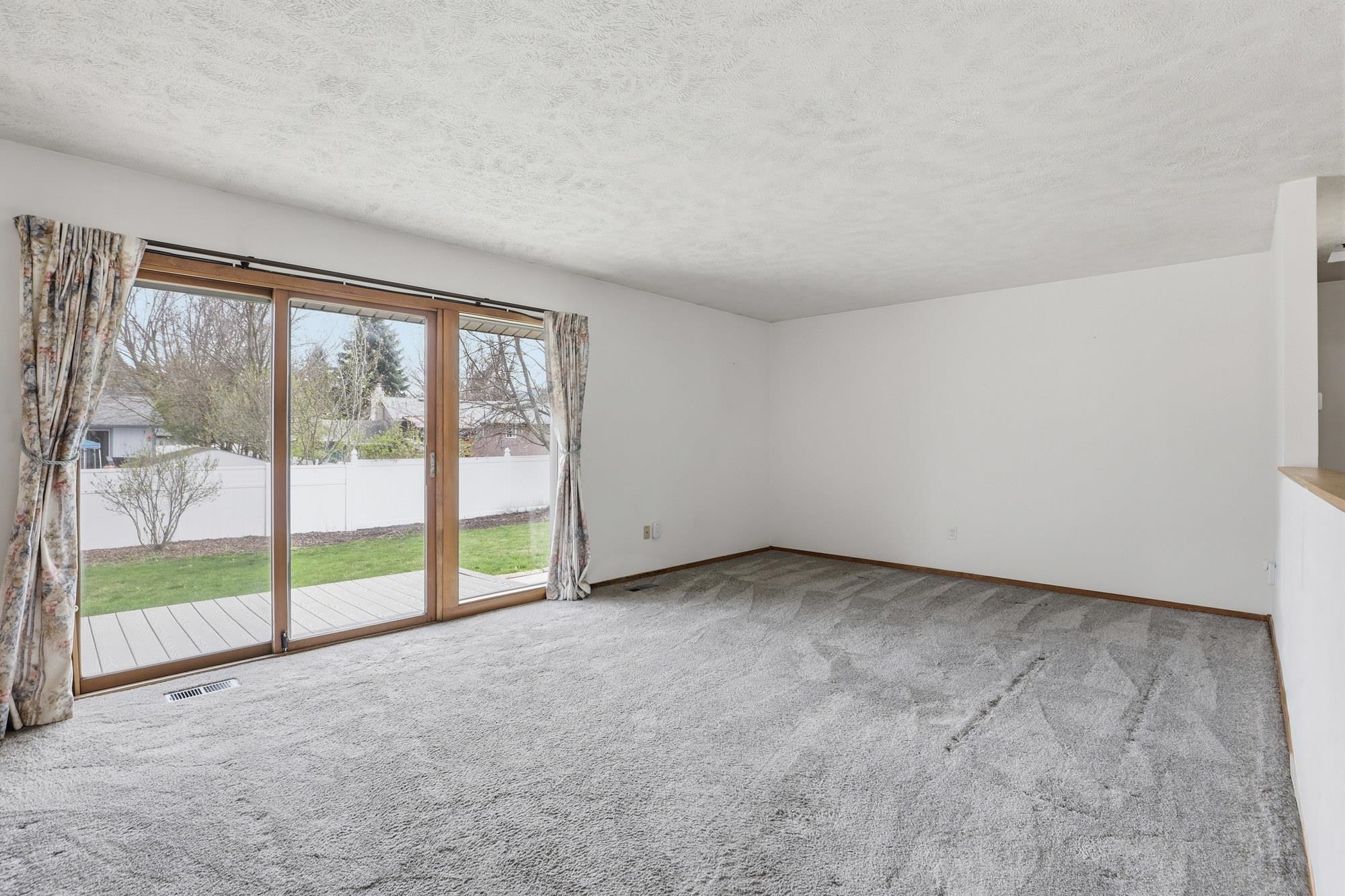 11618 East 35th Avenue Spokane, WA 99206 - Photo 5 of 33