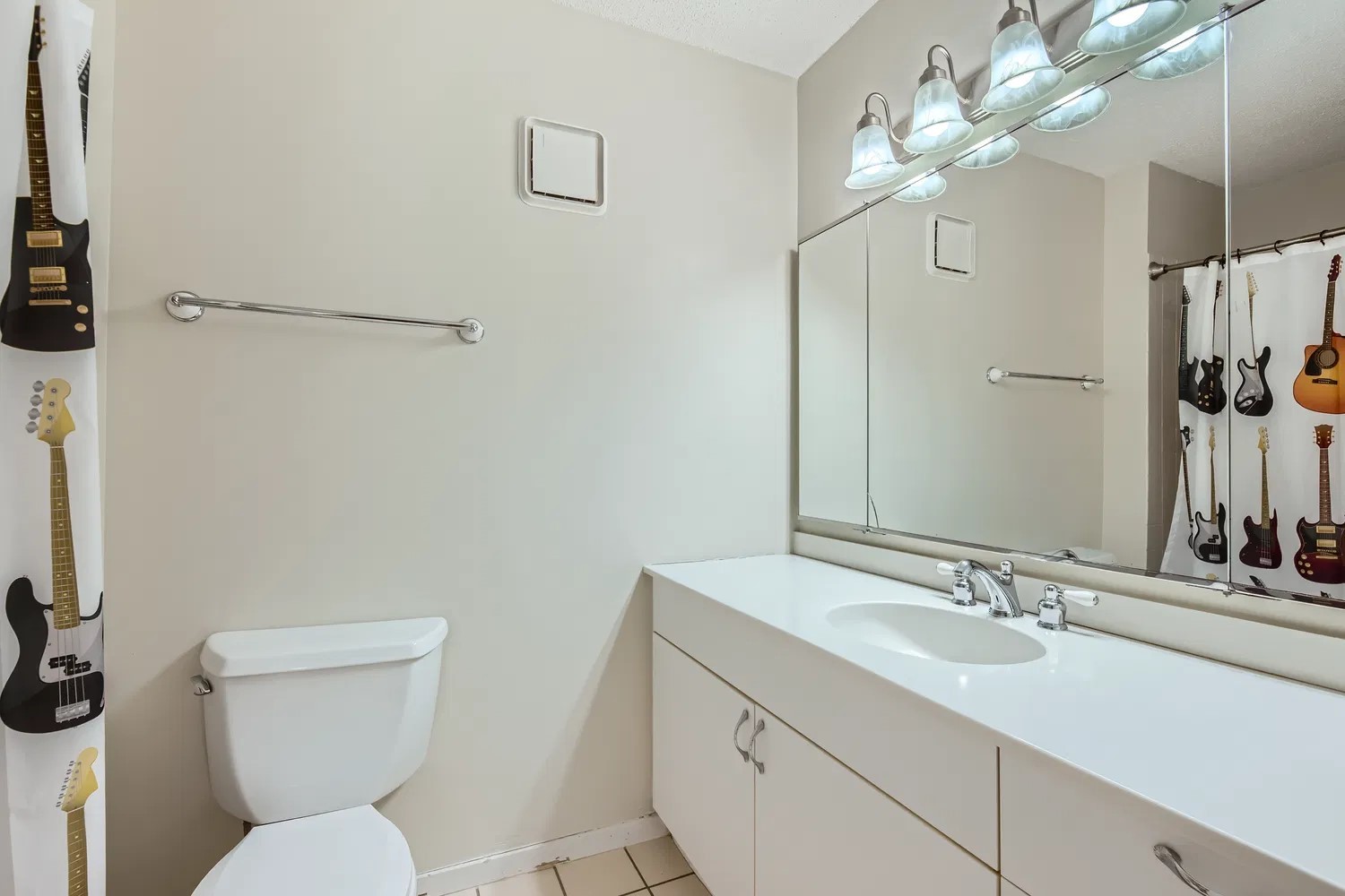 2555 Gross Point Road, Unit 300 Evanston, IL 60201 - Photo 18 of 19