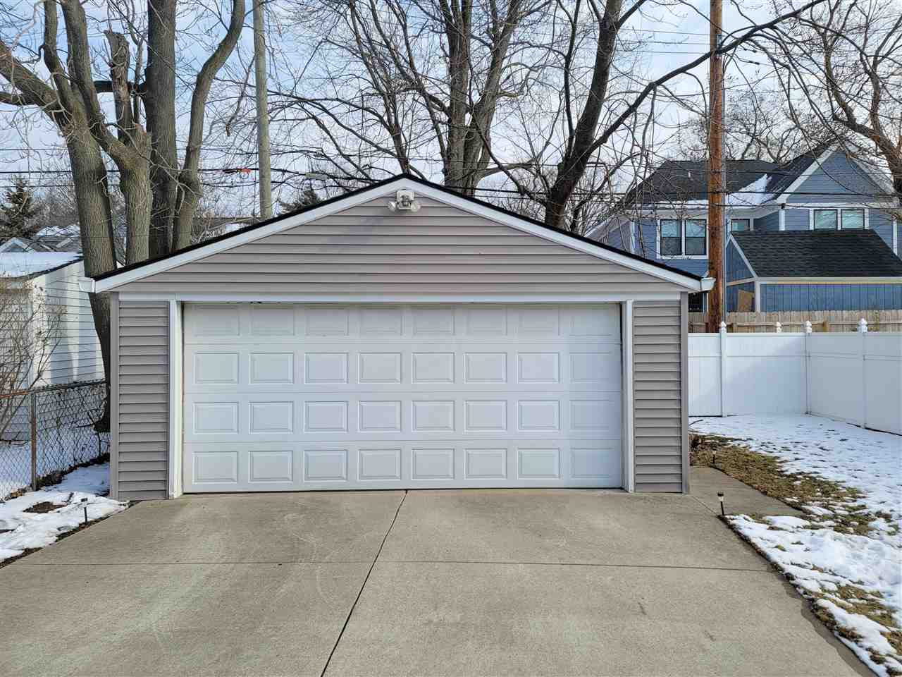 708 Lockwood Road Royal Oak, MI 48067 - Photo 30 of 34