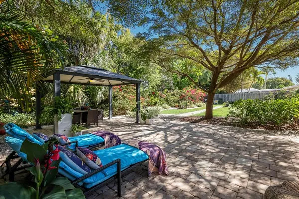 $1,150,000 | 455 South Shore Drive, Sarasota, FL 34234