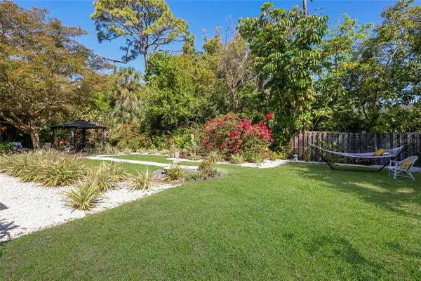 $1,150,000 | 455 South Shore Drive, Sarasota, FL 34234