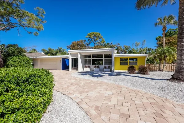 $1,150,000 | 455 South Shore Drive, Sarasota, FL 34234