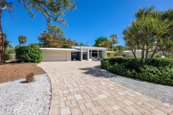 $1,150,000 | 455 South Shore Drive, Sarasota, FL 34234