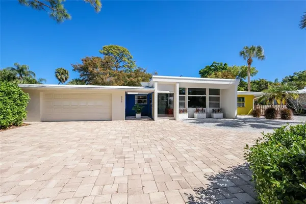 $1,150,000 | 455 South Shore Drive, Sarasota, FL 34234