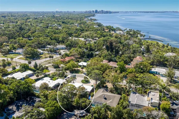 $1,150,000 | 455 South Shore Drive, Sarasota, FL 34234