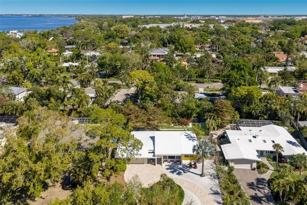 $1,150,000 | 455 South Shore Drive, Sarasota, FL 34234