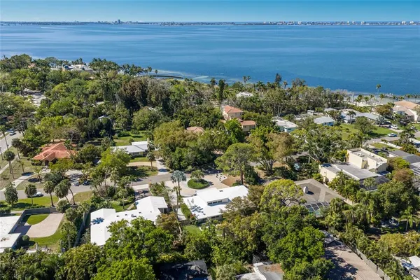 $1,150,000 | 455 South Shore Drive, Sarasota, FL 34234