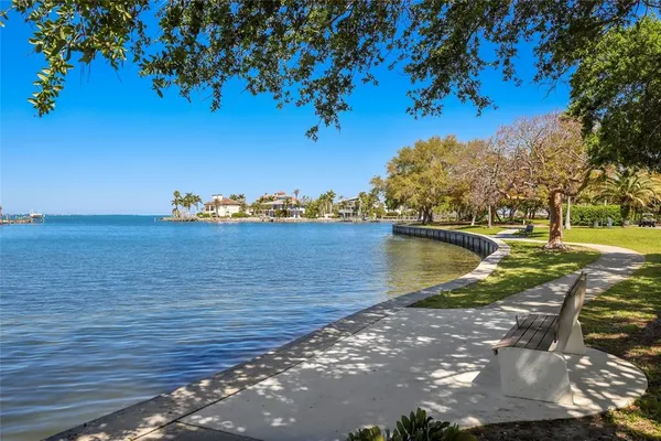 $1,150,000 | 455 South Shore Drive, Sarasota, FL 34234