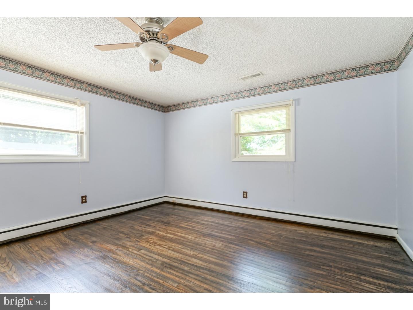 728 Heritage Road Sewell, NJ 08080 - Photo 12 of 25
