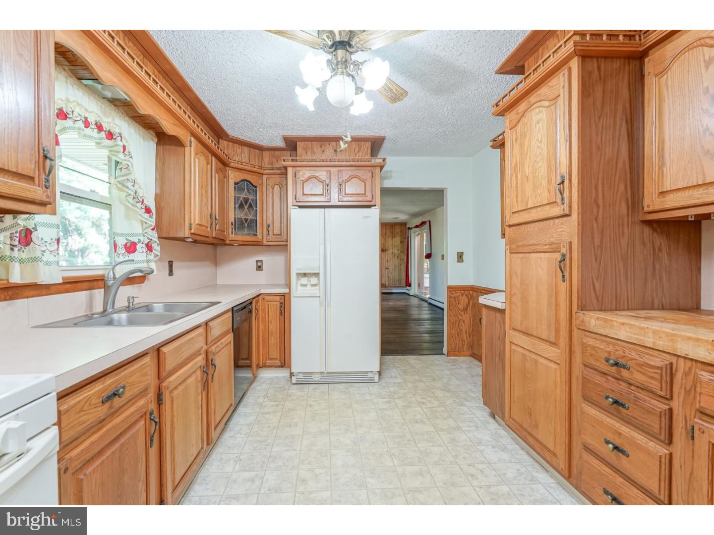 728 Heritage Road Sewell, NJ 08080 - Photo 6 of 25
