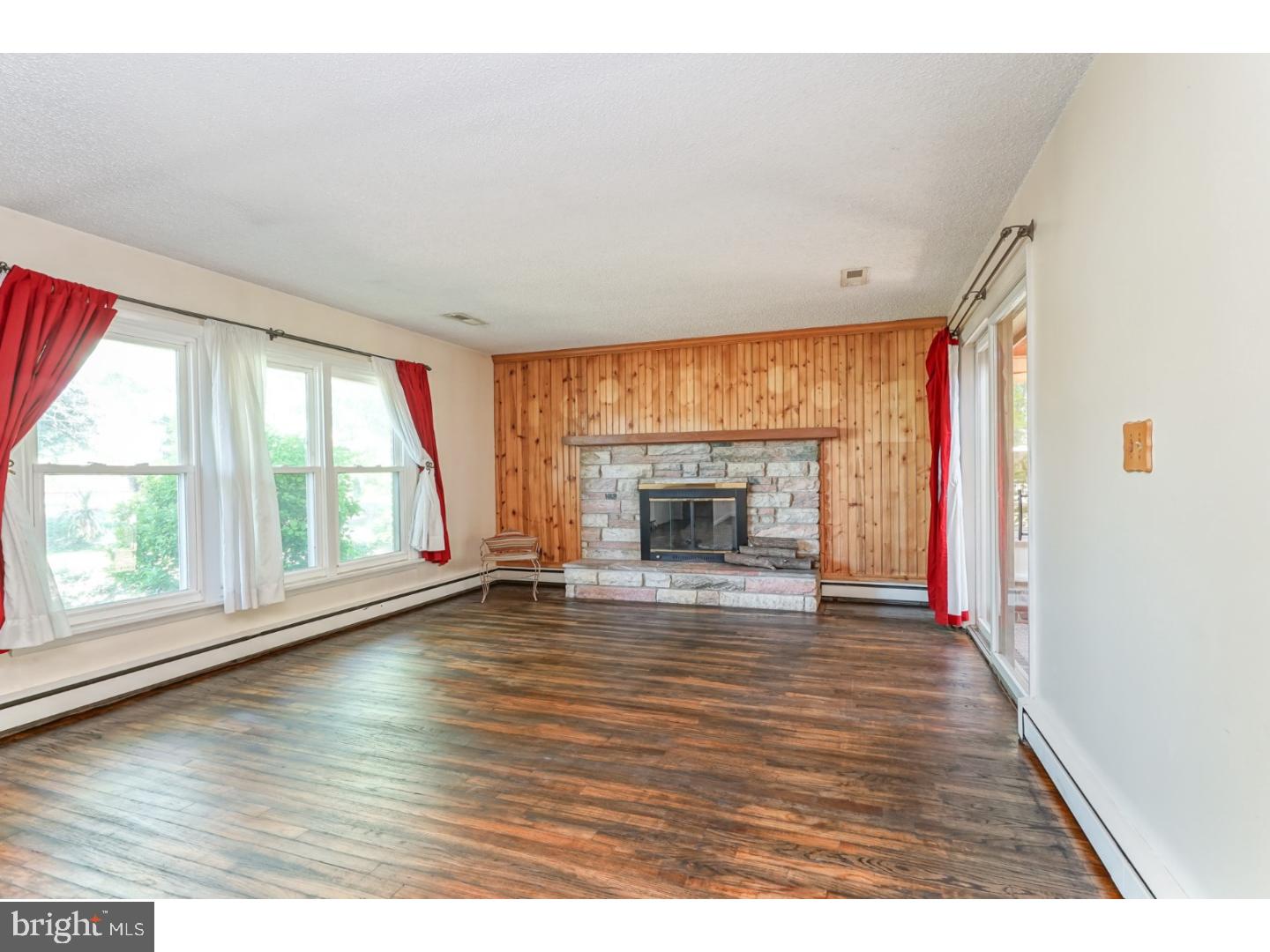 728 Heritage Road Sewell, NJ 08080 - Photo 7 of 25