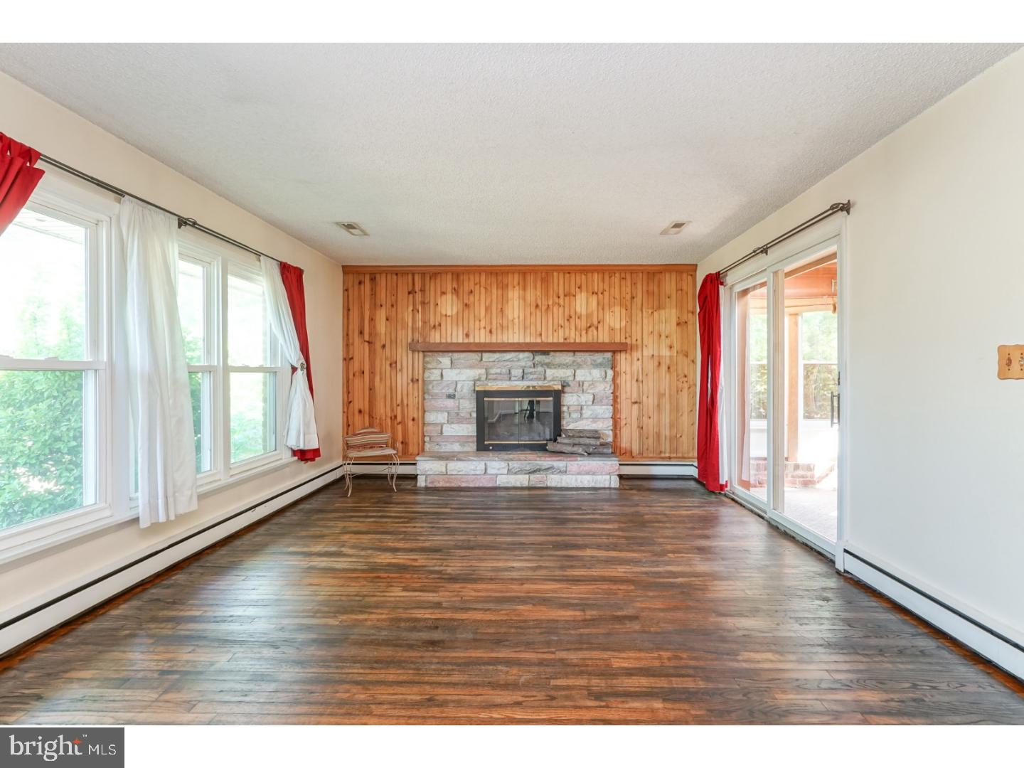 728 Heritage Road Sewell, NJ 08080 - Photo 8 of 25