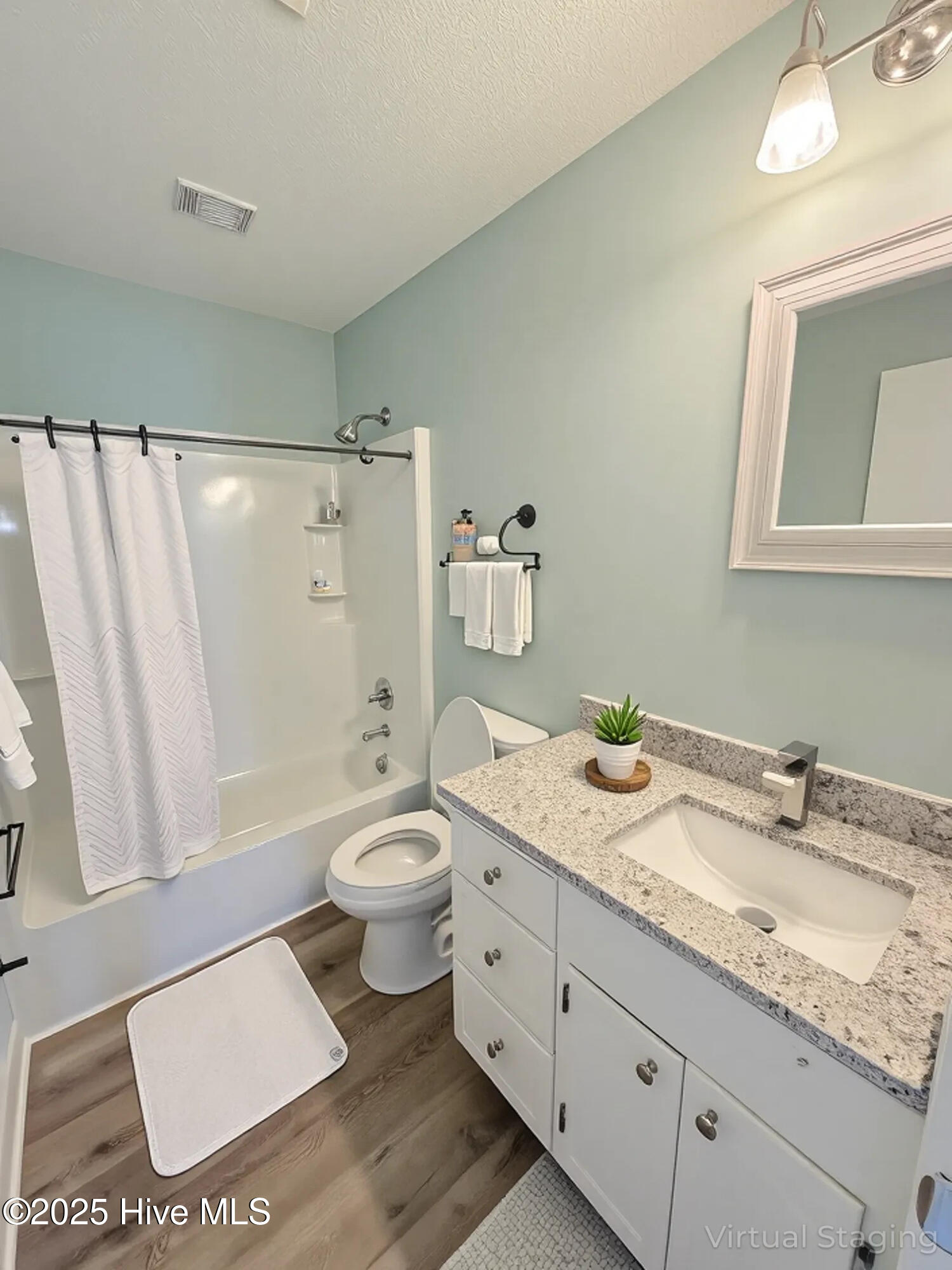 3809 Robin Road Ayden, NC 28513 - Photo 9 of 27 Guest Bath