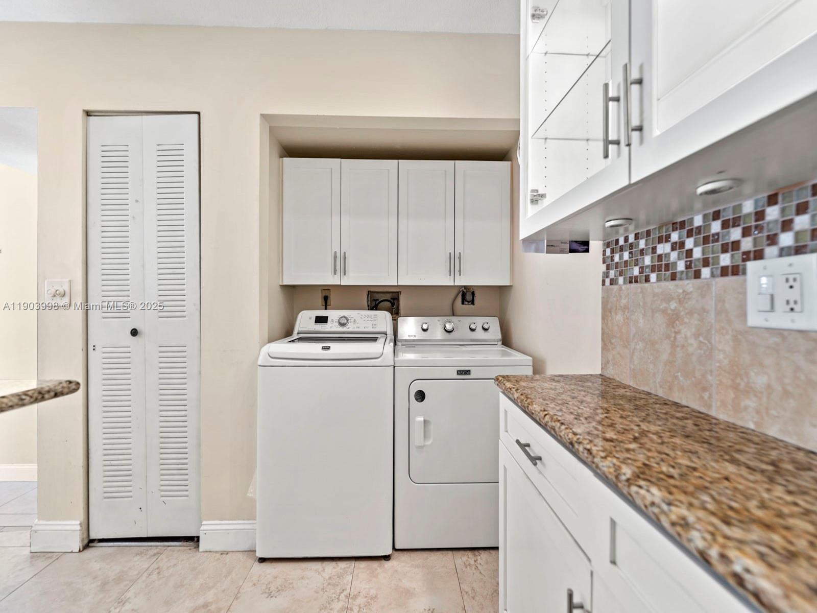 19233 Northwest 64th Court Hialeah, FL 33015 - Photo 21 of 34