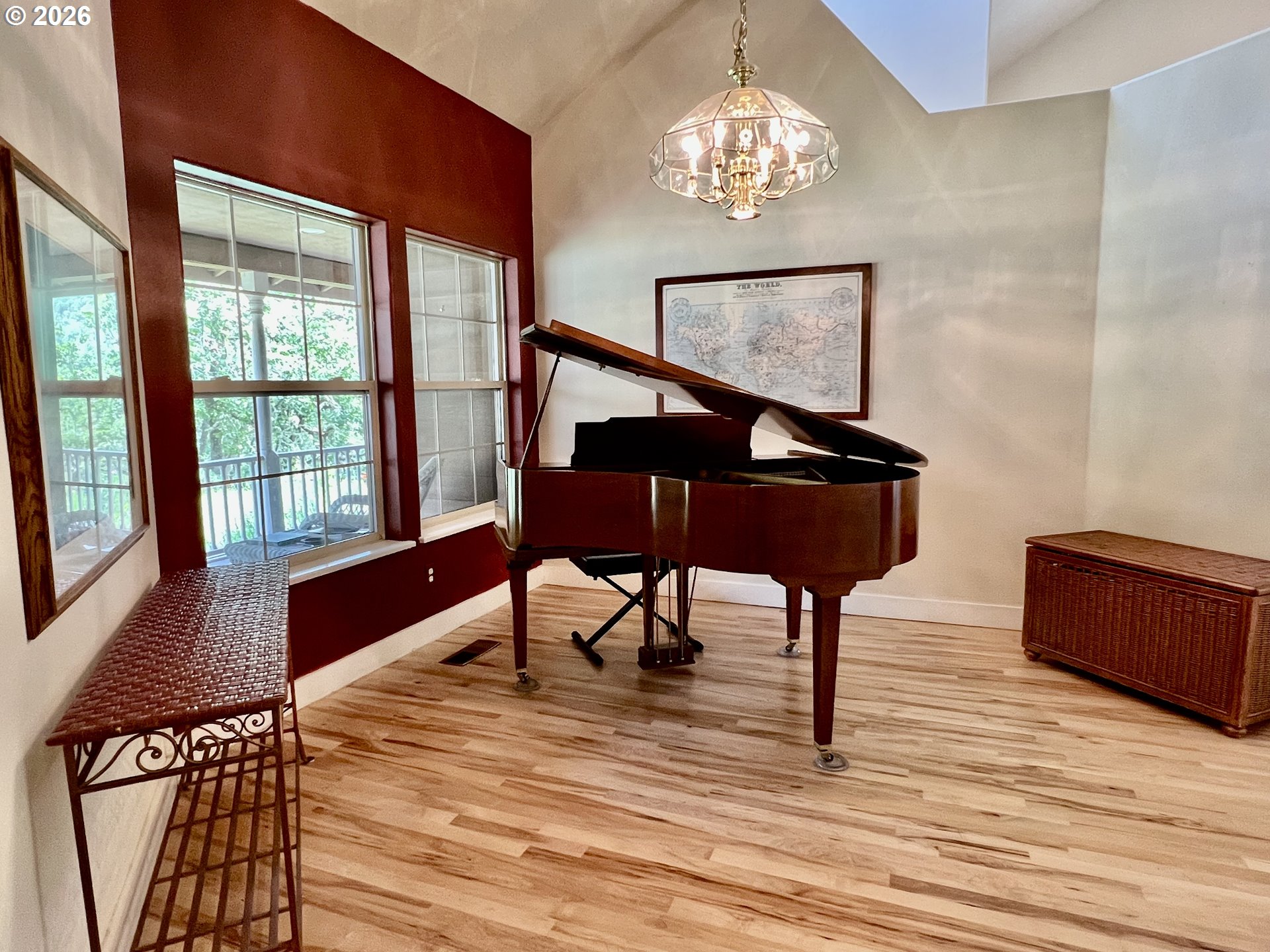 28544 Crow Road Eugene, OR 97402 - Photo 7 of 48 a view of a interior of the house