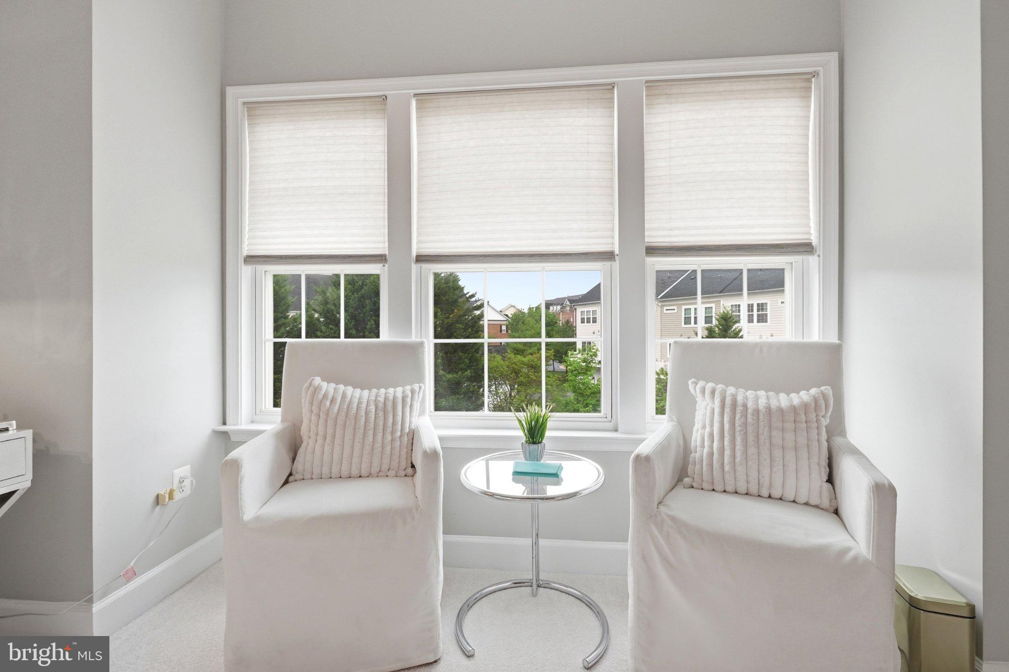772 Raven Avenue Gaithersburg, MD 20877 - Photo 26 of 30 a living room with furniture and a large window
