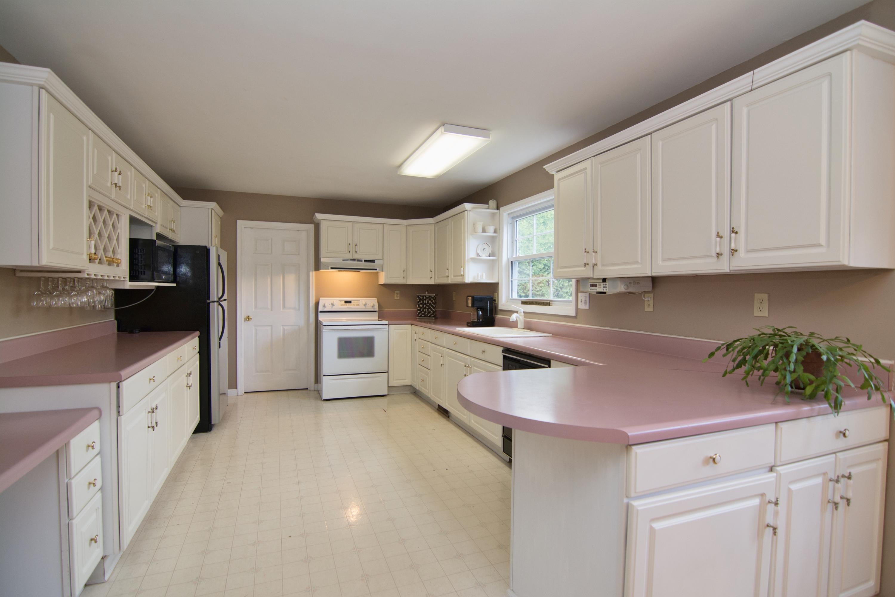 614 Crowfield Cir Road Lewisburg, WV 24901 - Photo 25 of 71 Gallery Image 25