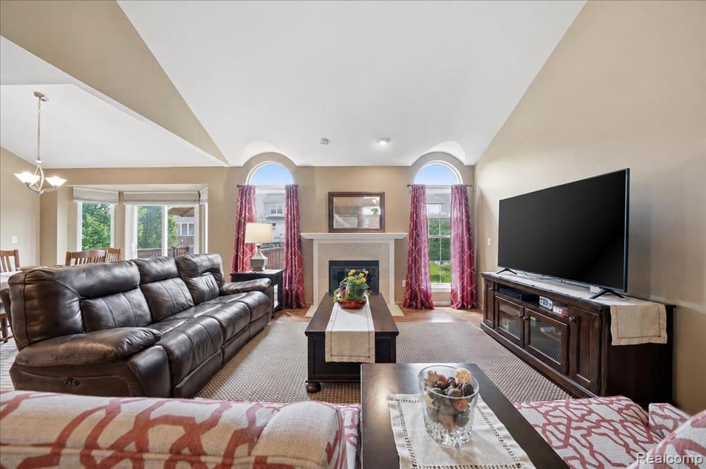 57549 Windmill Pointe New Hudson, MI 48165 - Photo 4 of 55