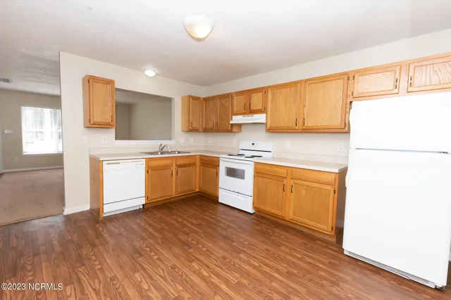 $1,075 | 328 Bracken Place, Jacksonville, NC 28540