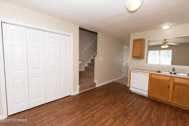 $1,075 | 328 Bracken Place, Jacksonville, NC 28540