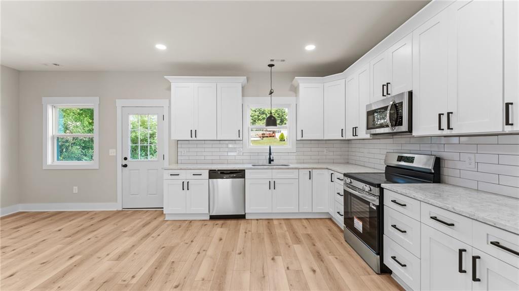 297 Wilshire Road Northeast Rome, GA 30161 - Photo 7 of 35 Gallery Image 7