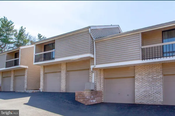 $205,000 | 52 Hillside Court, Clinton, NJ 08809