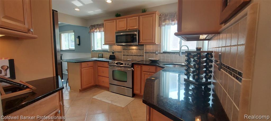32100 Marblehead Road Farmington, MI 48336 - Photo 12 of 41