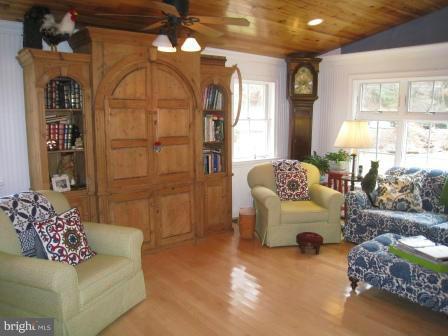 12000 Falls Road Cockeysville, MD 21030 - Photo 14 of 27 Family Room
