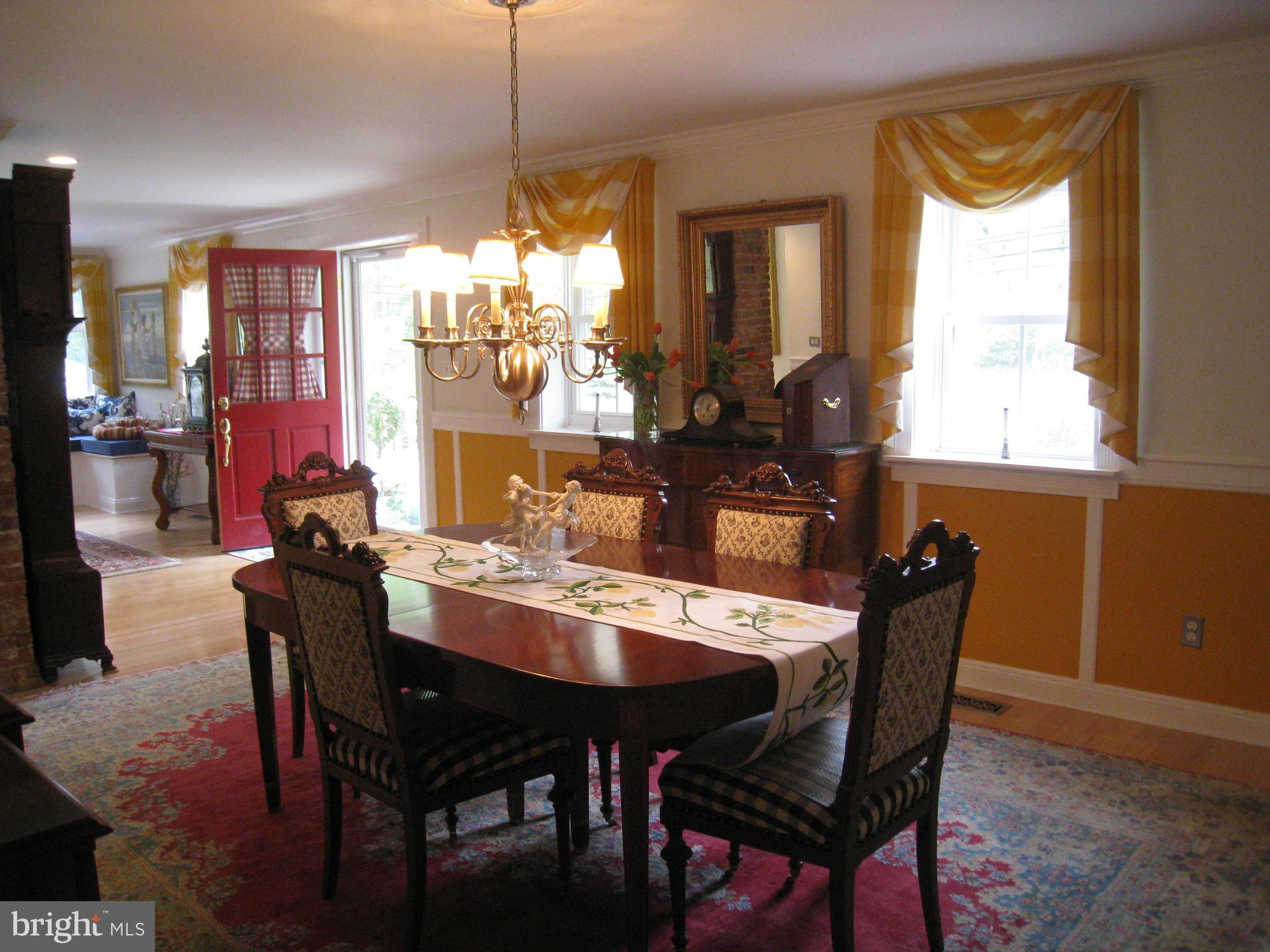 12000 Falls Road Cockeysville, MD 21030 - Photo 8 of 27 Dining Room