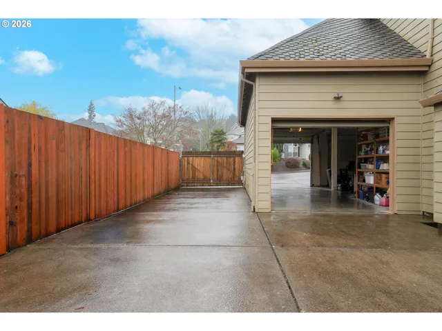 a view of outdoor space yard and porch