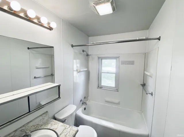 $1,495 | 128 North Clark Street, Bloomington, IN 47408