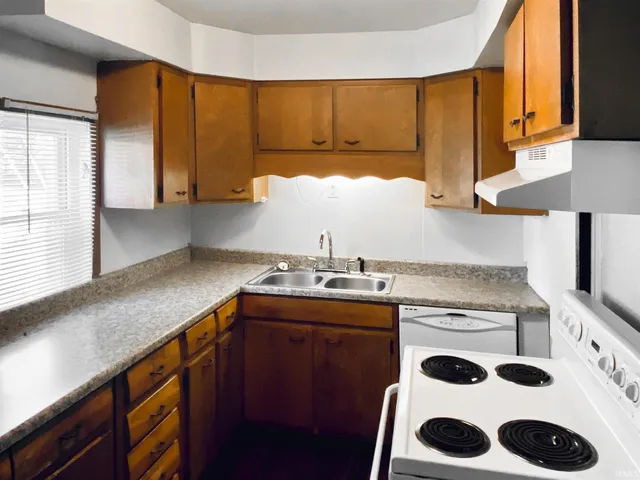 $1,495 | 128 North Clark Street, Bloomington, IN 47408