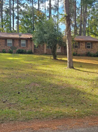 $145,000 | 256 Pinehurst Circle, Hazlehurst, MS 39083