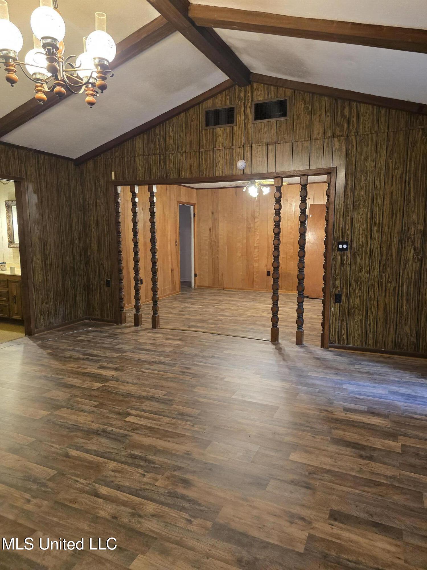 256 Pinehurst Circle Hazlehurst, MS 39083 - Photo 4 of 6 Dining room