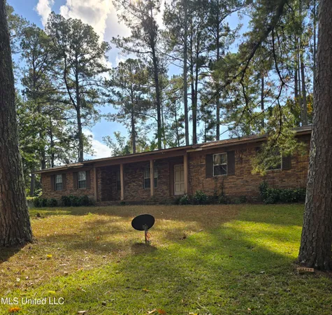 $145,000 | 256 Pinehurst Circle, Hazlehurst, MS 39083