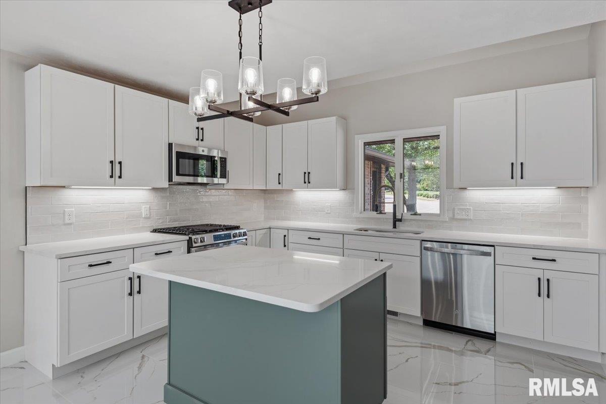 1904 Oak Creek Road Springfield, IL 62704 - Photo 36 of 90 Gallery Image 36