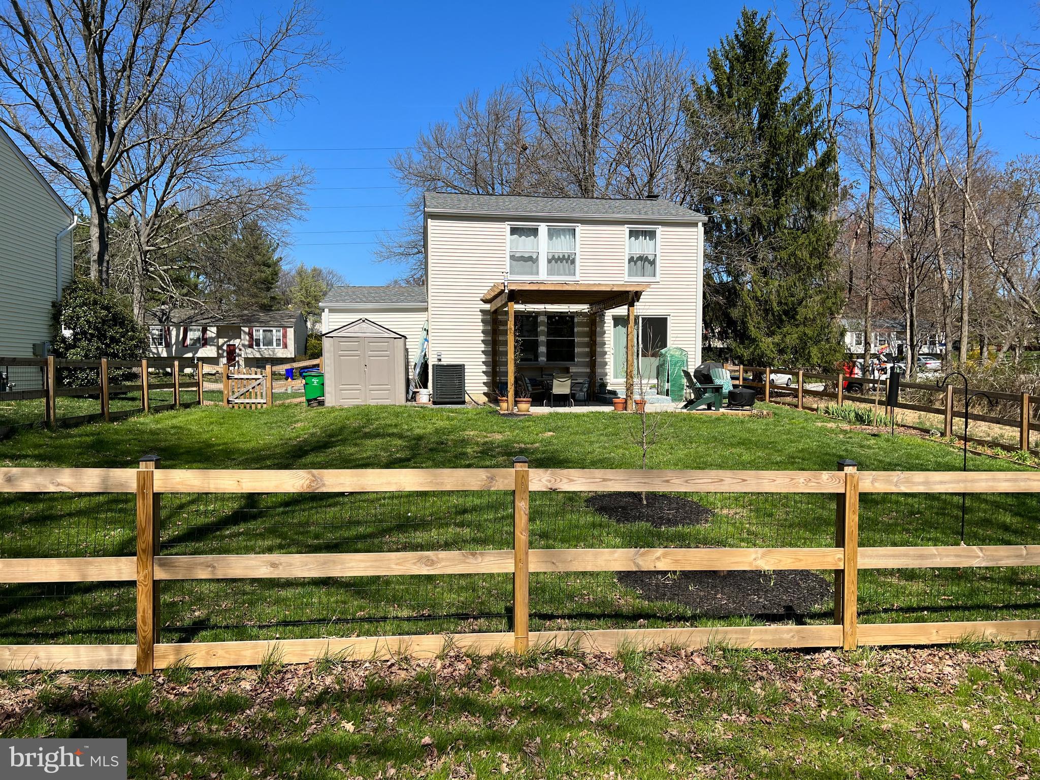6900 Bugledrum Way Columbia, MD 21045 - Photo 22 of 25 Newly fenced in back yard!