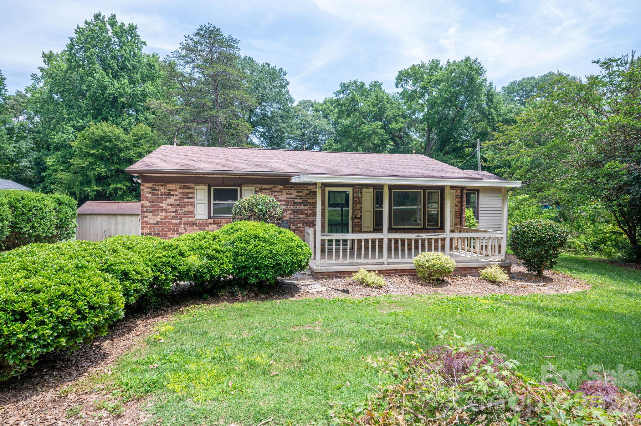 626 Dallas Spencer Mountain Road Dallas, NC 28034 - Photo 4 of 44