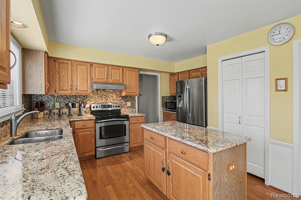 1234 Sandy Ridge Drive Rochester Hills, MI 48306 - Photo 13 of 43