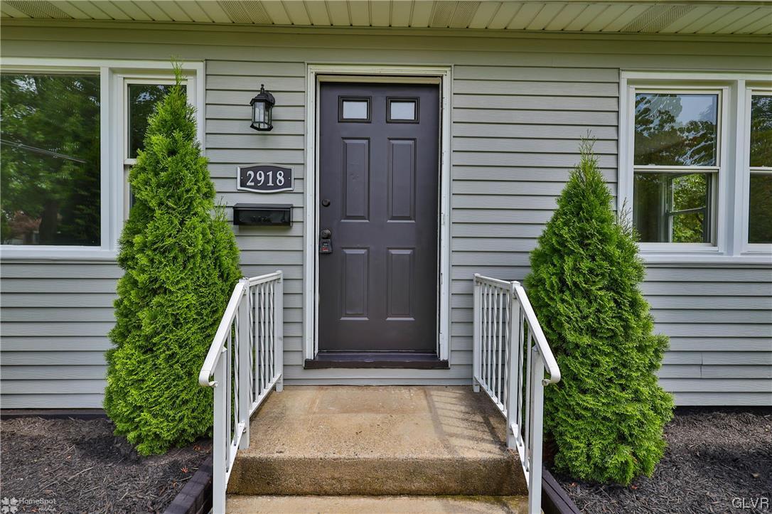 2918 Cornwall Road Bethlehem, PA 18017 - Photo 4 of 45 Gallery Image 4